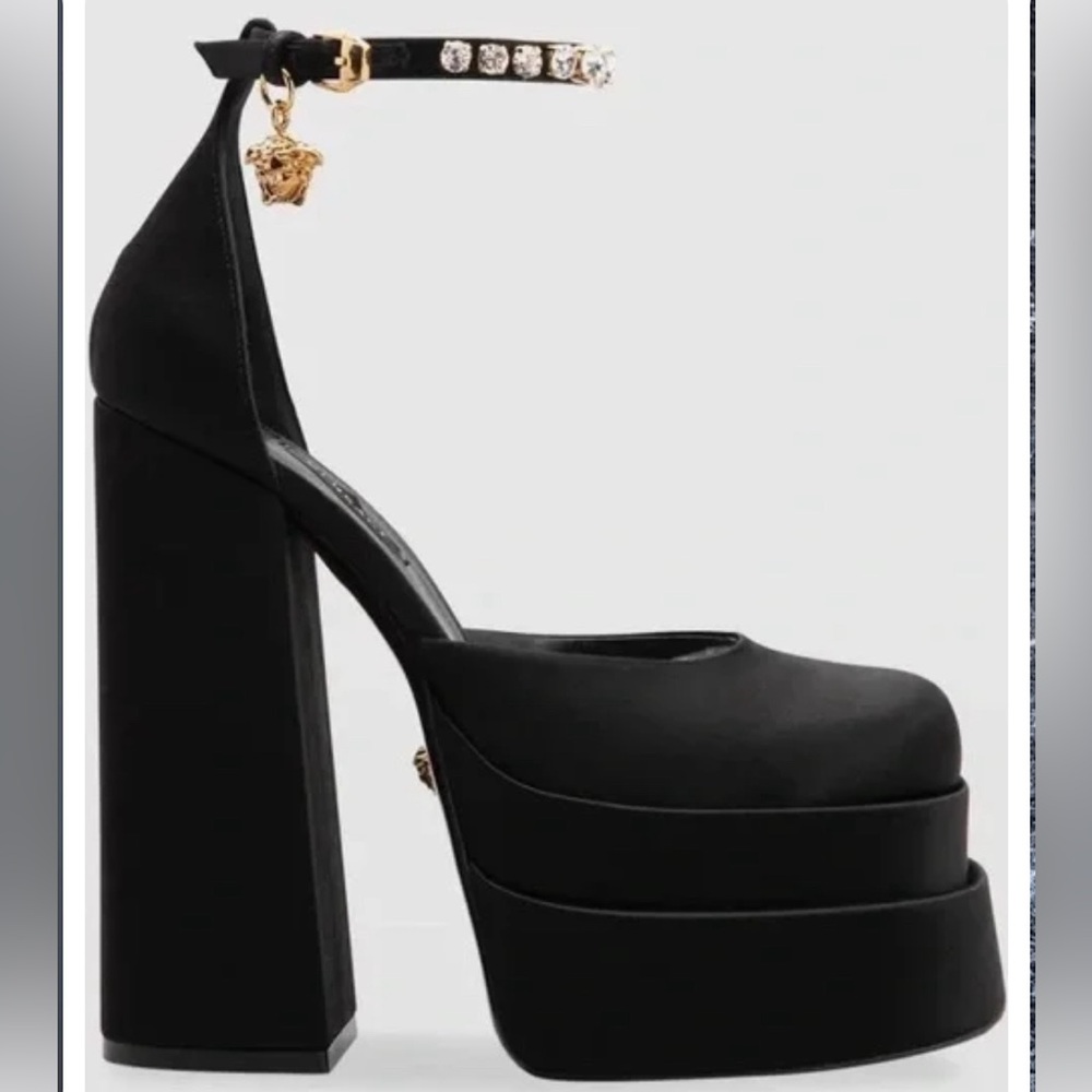 Versace platform heels. Size 36, Brand New w/ box & dust bag. Style T 1.55 Black
